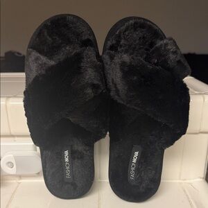 Fashion Nova Black Faux Fur Crisscross Slide Slippers